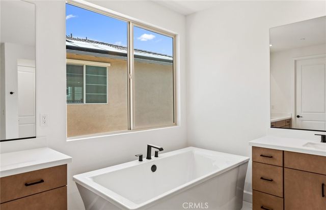 11838 Canoga Avenue, Chatsworth, CA 91311