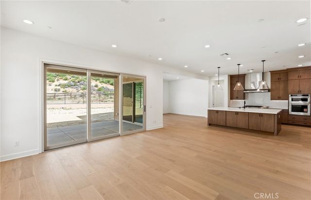 11838 Canoga Avenue, Chatsworth, CA 91311