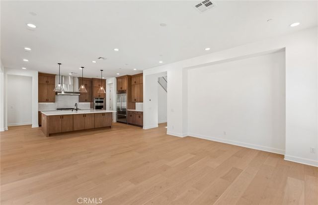 11838 Canoga Avenue, Chatsworth, CA 91311
