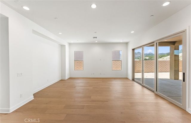 11838 Canoga Avenue, Chatsworth, CA 91311