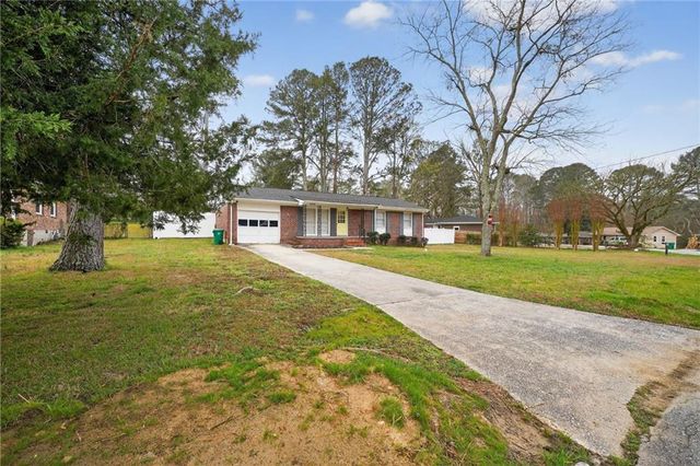 2479 Yolanda Trail, Ellenwood, GA 30294