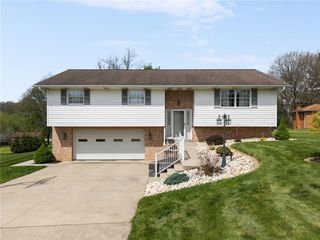 2008 Meadow Lane Dr, Hempfield Twp, PA 15601