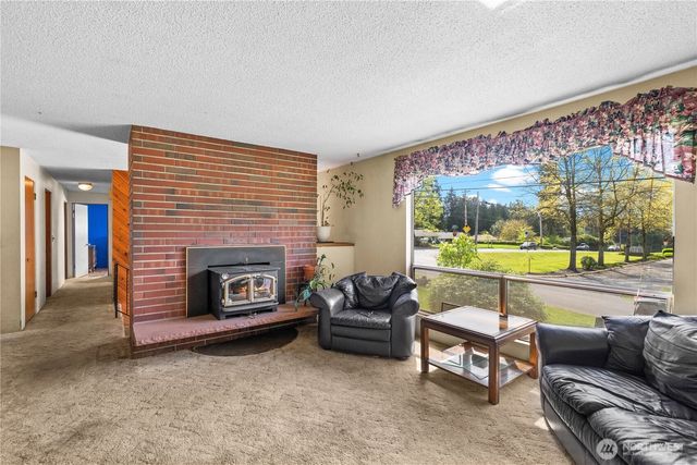 19525 86th Avenue W, Edmonds, WA 98026
