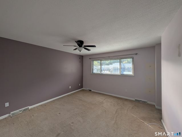 230 Shagbark Drive 230, Derby, CT 06418