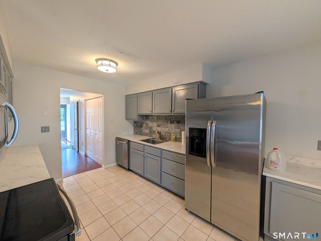 230 Shagbark Drive 230, Derby, CT 06418