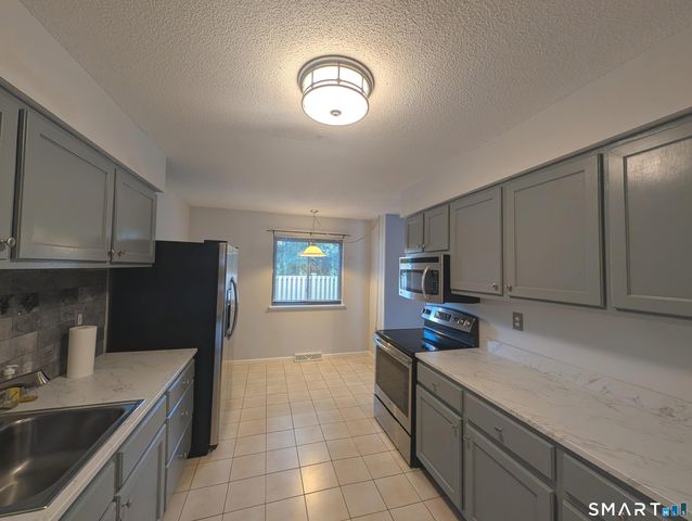 230 Shagbark Drive 230, Derby, CT 06418