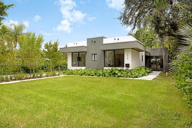 1015 NE 114th St, Biscayne Park, FL 33161