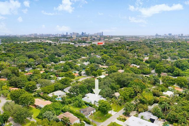 1015 NE 114th St, Biscayne Park, FL 33161