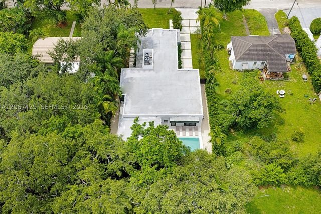 1015 NE 114th St, Biscayne Park, FL 33161