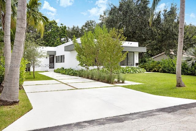 1015 NE 114th St, Biscayne Park, FL 33161