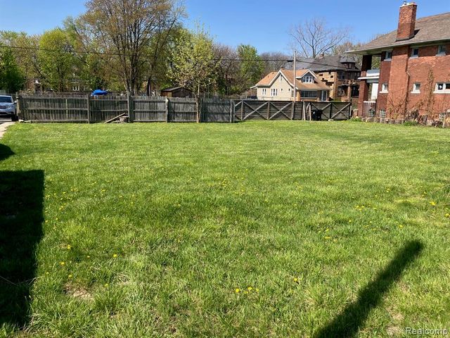 664 Ashland Street, Detroit, MI 48215