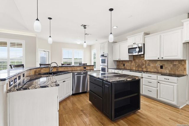 30559 SADDLERIDGE DR, Bulverde, TX 78163