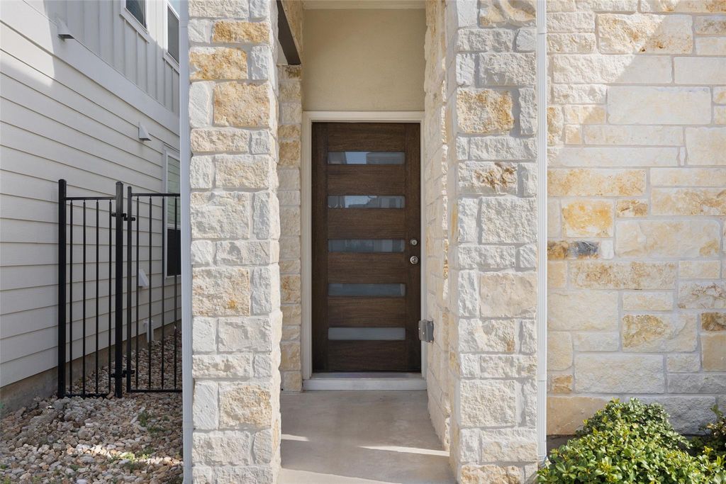 1012 Legend Milton LN, Austin, TX 78748