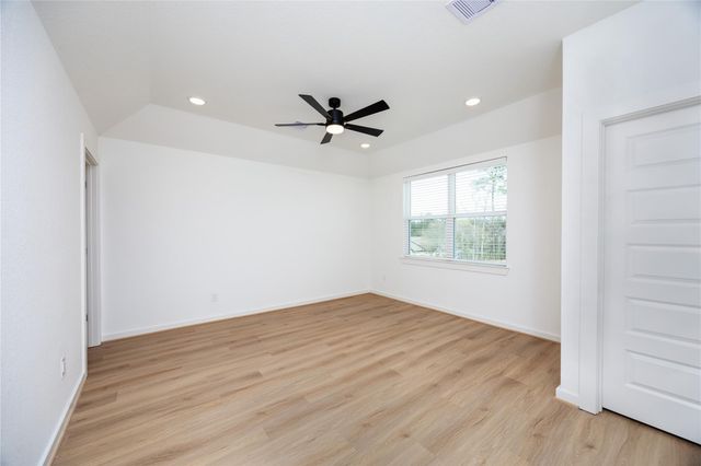 1993 Longmire Villas Court, Conroe, TX 77304