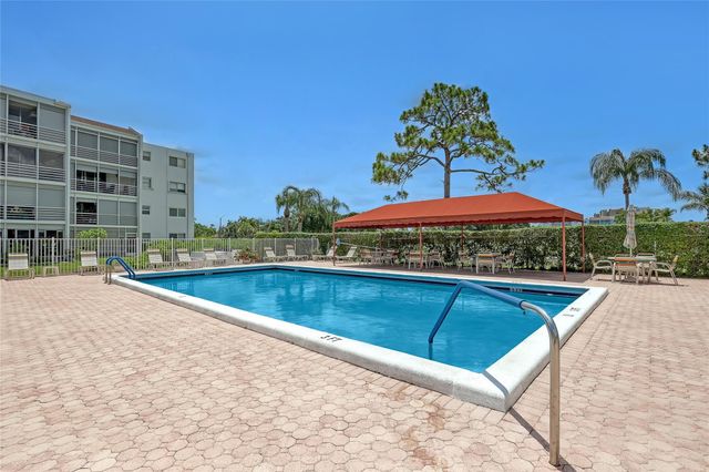 6850 10th Avenue 101, Lake Worth, FL 33467