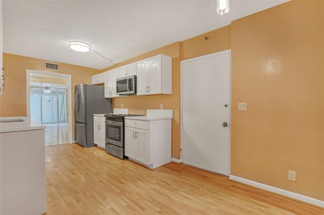 6850 10th Avenue 101, Lake Worth, FL 33467