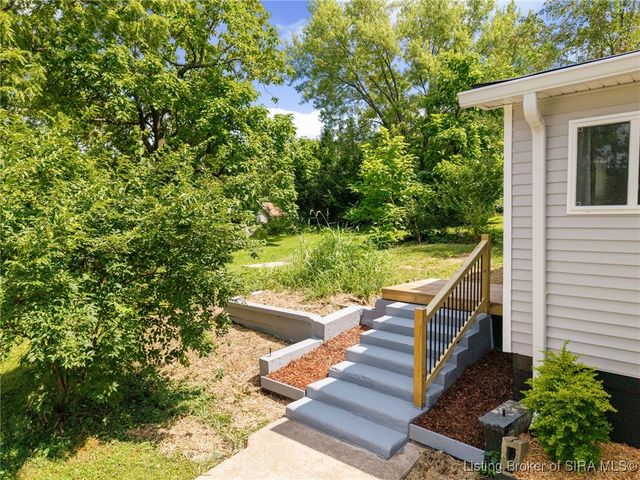 1202 Naghel Street, New Albany, IN 47150