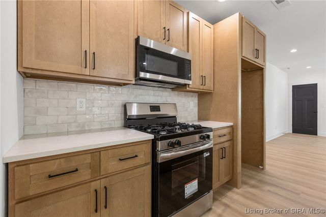 1202 Naghel Street, New Albany, IN 47150