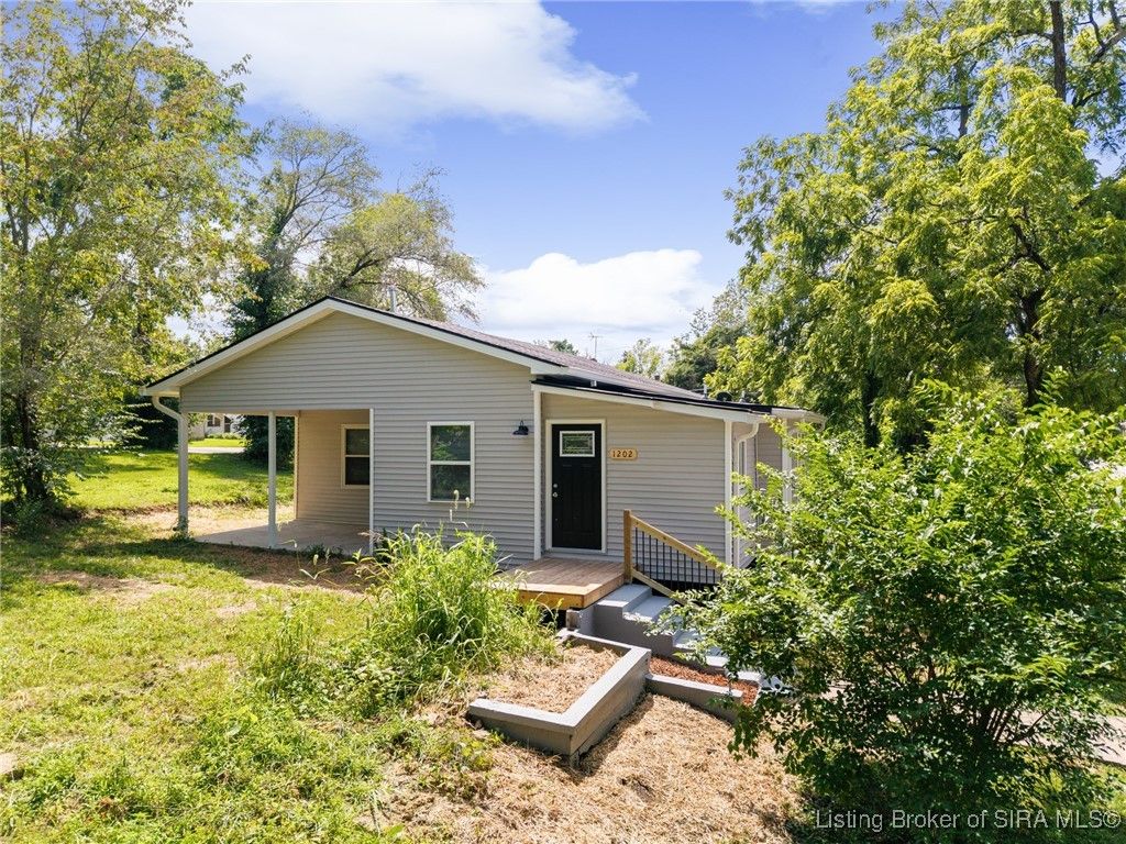 1202 Naghel Street, New Albany, IN 47150