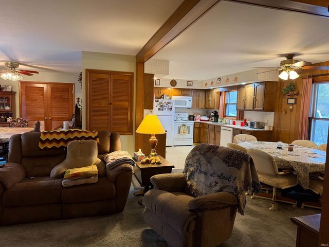 1118 W Water Street, Berne, IN 46711