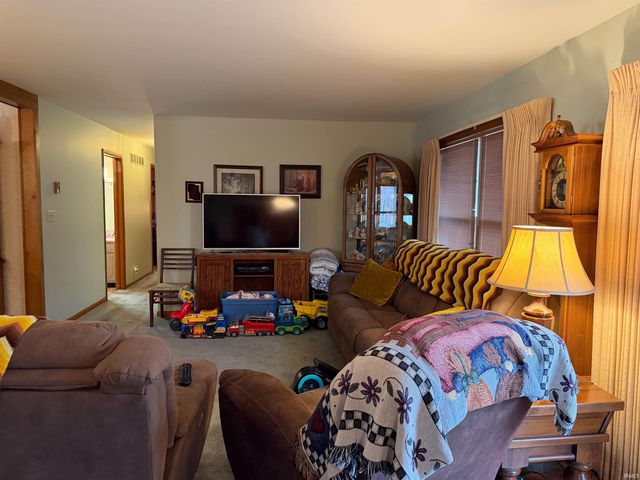 1118 W Water Street, Berne, IN 46711