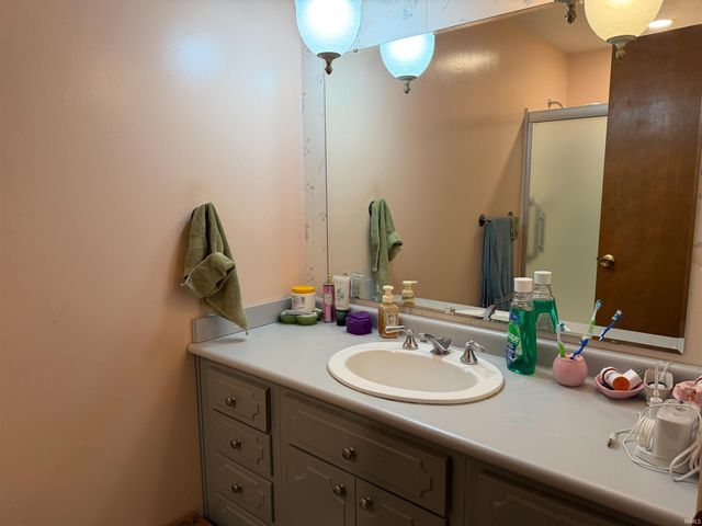 1118 W Water Street, Berne, IN 46711