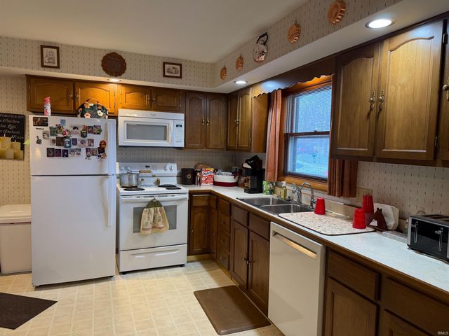 1118 W Water Street, Berne, IN 46711