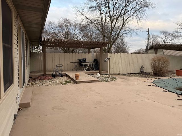 1118 W Water Street, Berne, IN 46711