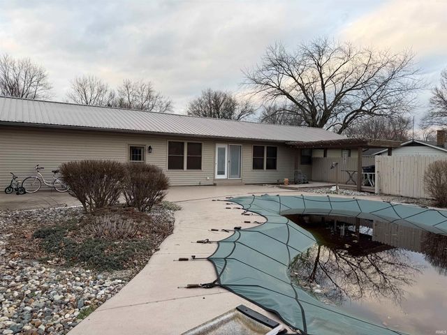 1118 W Water Street, Berne, IN 46711