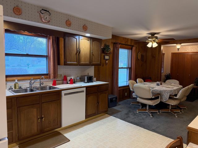 1118 W Water Street, Berne, IN 46711