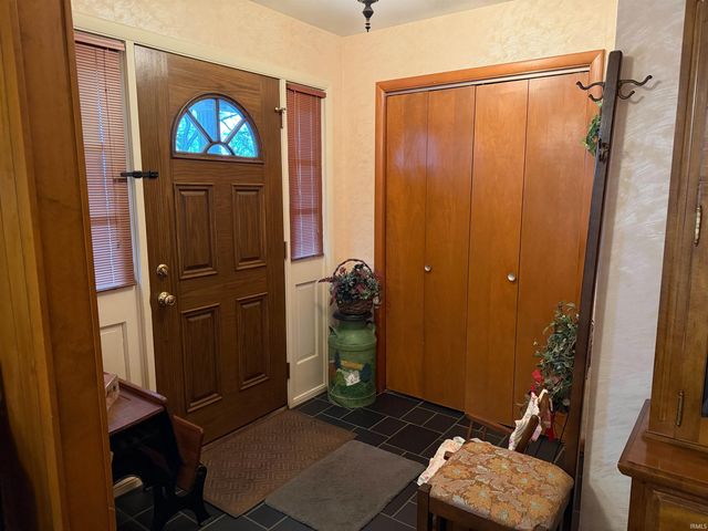 1118 W Water Street, Berne, IN 46711