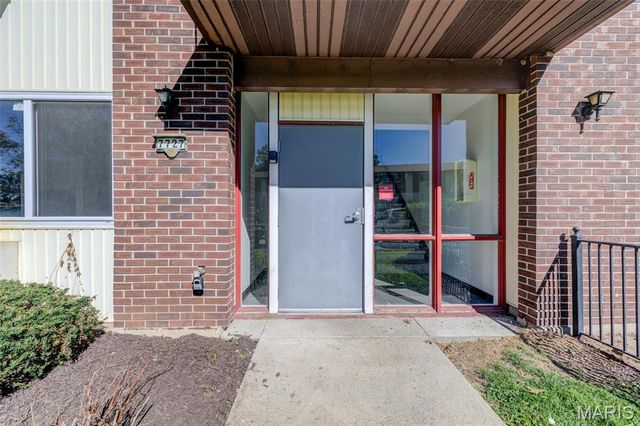 7727 Hazelcrest Drive A, Hazelwood, MO 63042