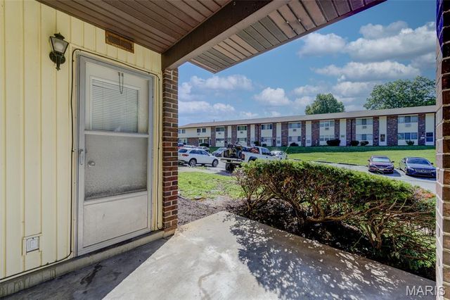 7727 Hazelcrest Drive A, Hazelwood, MO 63042