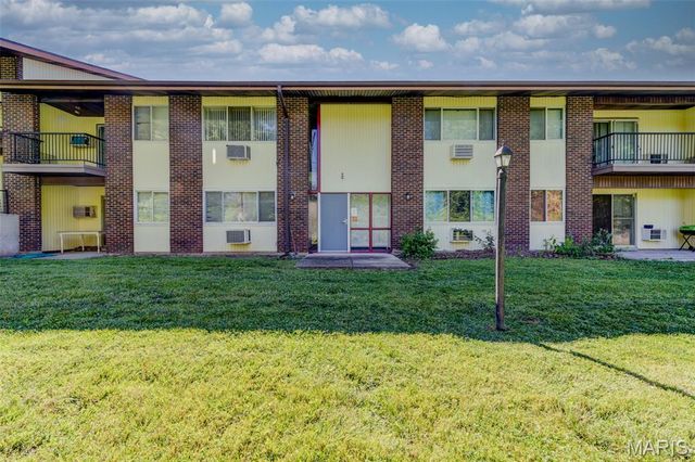 7727 Hazelcrest Drive A, Hazelwood, MO 63042