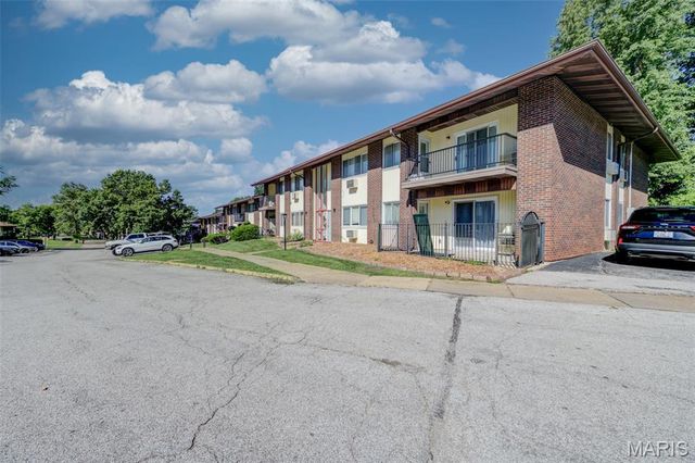 7727 Hazelcrest Drive A, Hazelwood, MO 63042