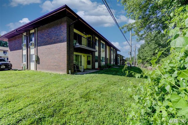 7727 Hazelcrest Drive A, Hazelwood, MO 63042