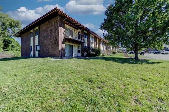 7727 Hazelcrest Drive A, Hazelwood, MO 63042