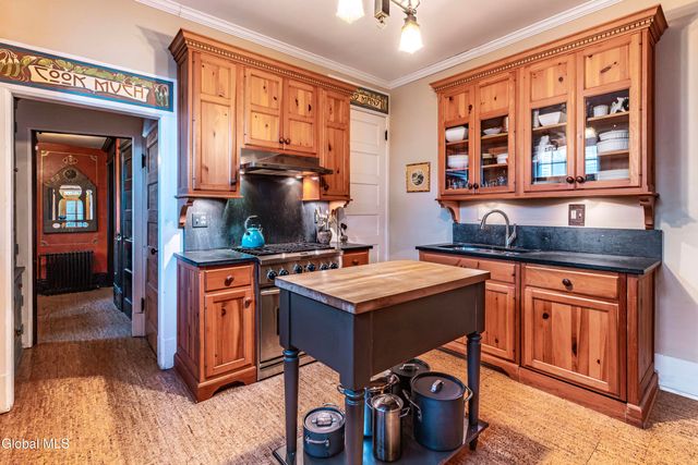 6 Manning Boulevard, Albany, NY 12203