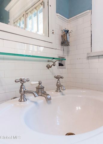 6 Manning Boulevard, Albany, NY 12203