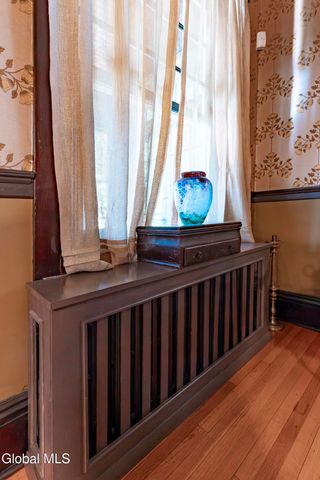 6 Manning Boulevard, Albany, NY 12203