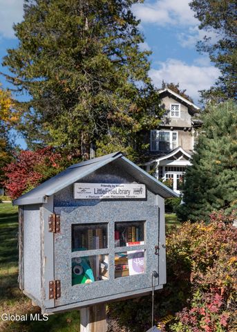 6 Manning Boulevard, Albany, NY 12203