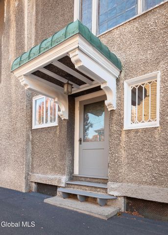 6 Manning Boulevard, Albany, NY 12203