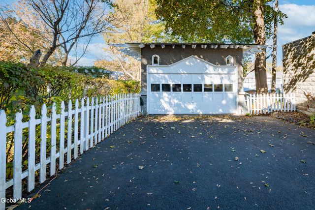 6 Manning Boulevard, Albany, NY 12203