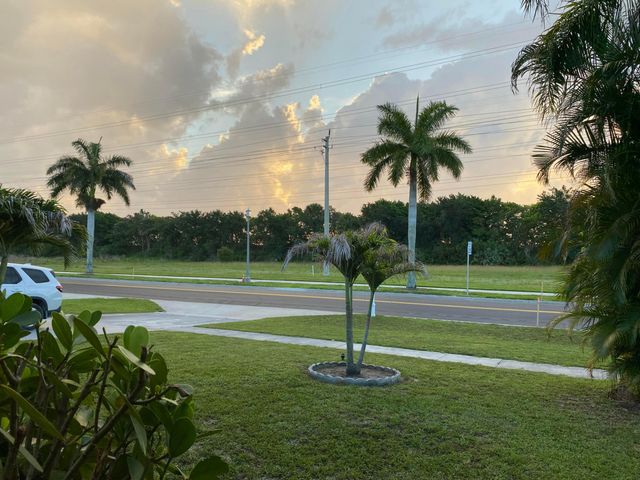 300 La Mancha Avenue, Royal Palm Beach, FL 33411