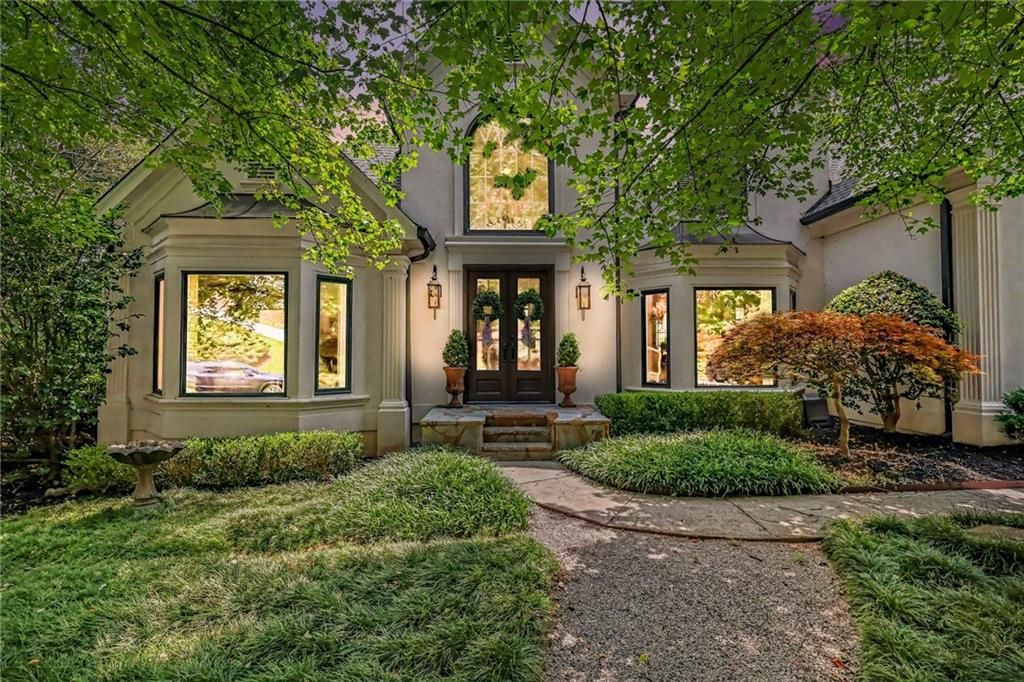 Image 1 of property listing at 2375 Massey Lane, Decatur, GA 30033
