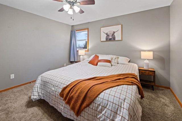 2012 ROBERTS AVENUE, Oshkosh, WI 54904