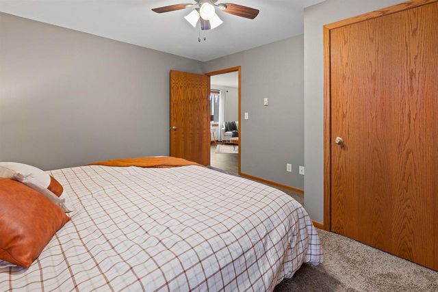 2012 ROBERTS AVENUE, Oshkosh, WI 54904