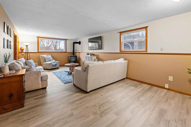 2012 ROBERTS AVENUE, Oshkosh, WI 54904