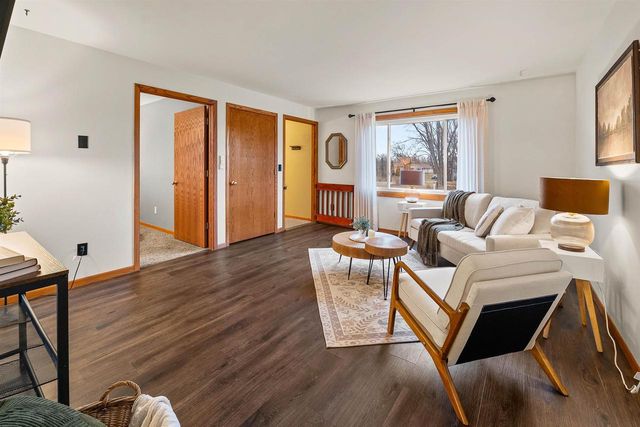 2012 ROBERTS AVENUE, Oshkosh, WI 54904