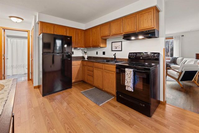 2012 ROBERTS AVENUE, Oshkosh, WI 54904